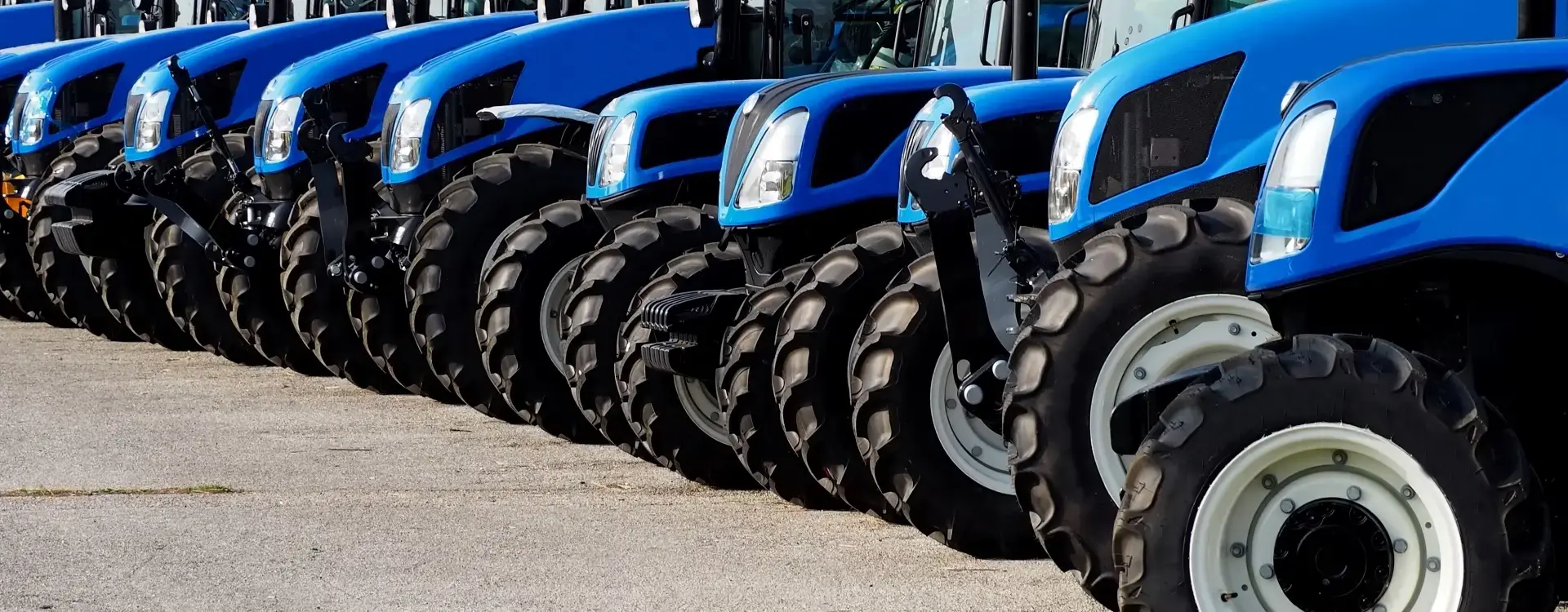 Niebieskie traktory